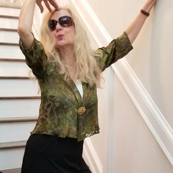 Vintage Laureate  Cropped, High/Low Top, Green Leaf, Cleaned, Size Small, $25 - Picture 5 of 9